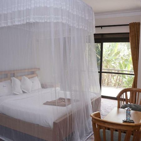 Cepha'S Inn Kabale Екстериор снимка