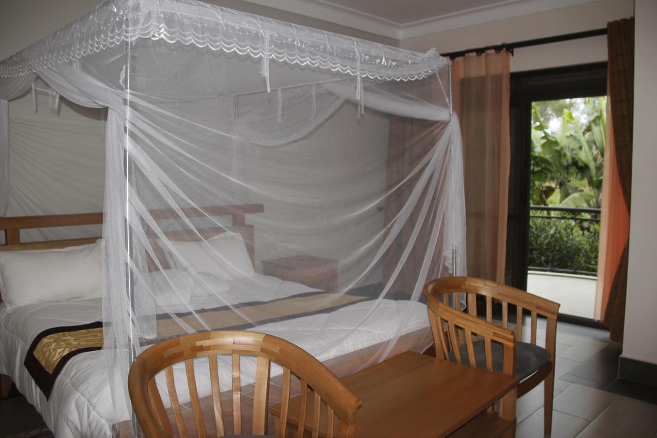 Cepha'S Inn Kabale Екстериор снимка