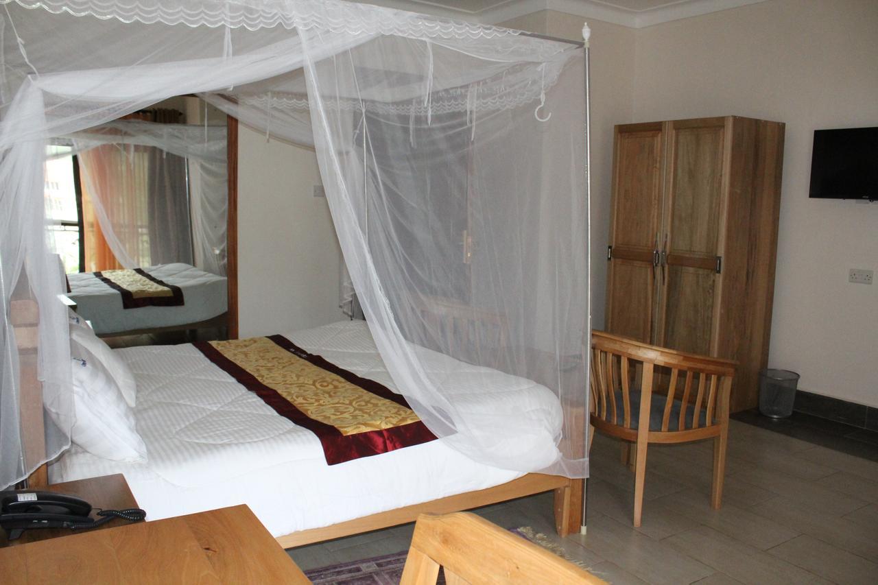 Cepha'S Inn Kabale Екстериор снимка