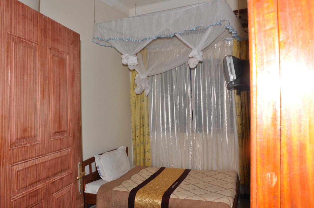 Cepha'S Inn Kabale Екстериор снимка