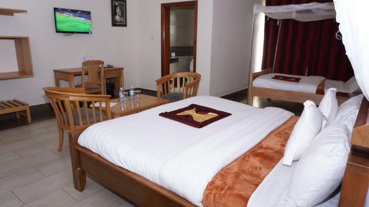 Cepha'S Inn Kabale Екстериор снимка