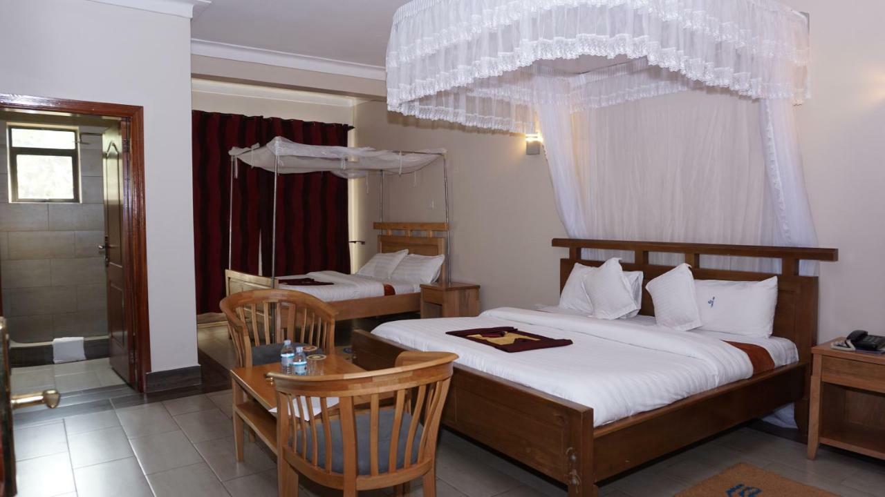 Cepha'S Inn Kabale Екстериор снимка